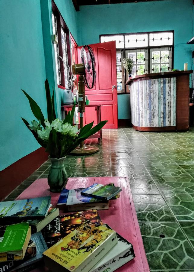 Champion Hostel 2 (Adults Only) Чиангмай Екстериор снимка