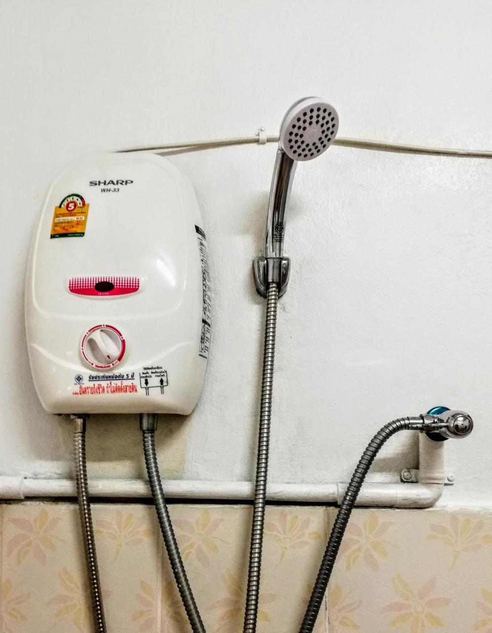 Champion Hostel 2 (Adults Only) Чиангмай Екстериор снимка