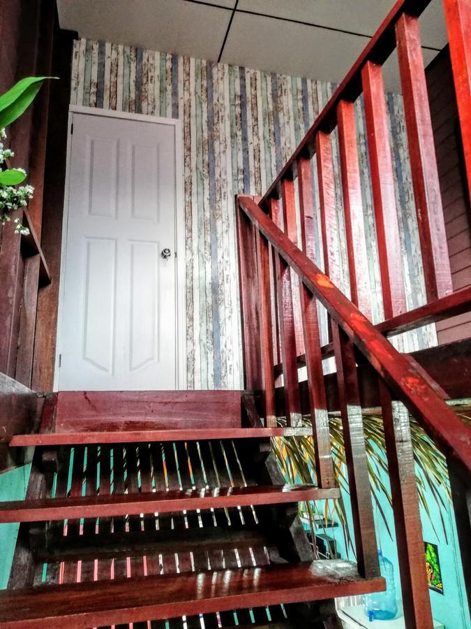 Champion Hostel 2 (Adults Only) Чиангмай Екстериор снимка