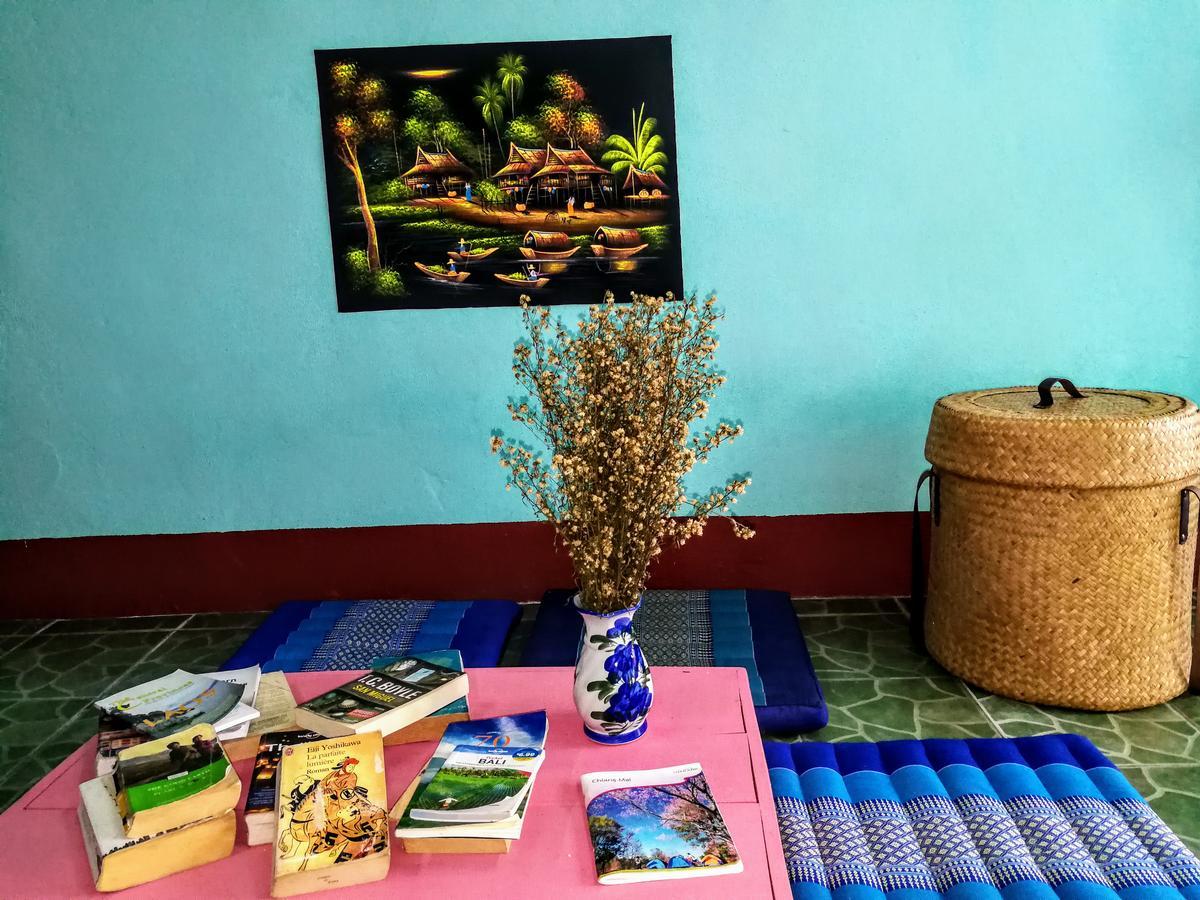 Champion Hostel 2 (Adults Only) Чиангмай Екстериор снимка