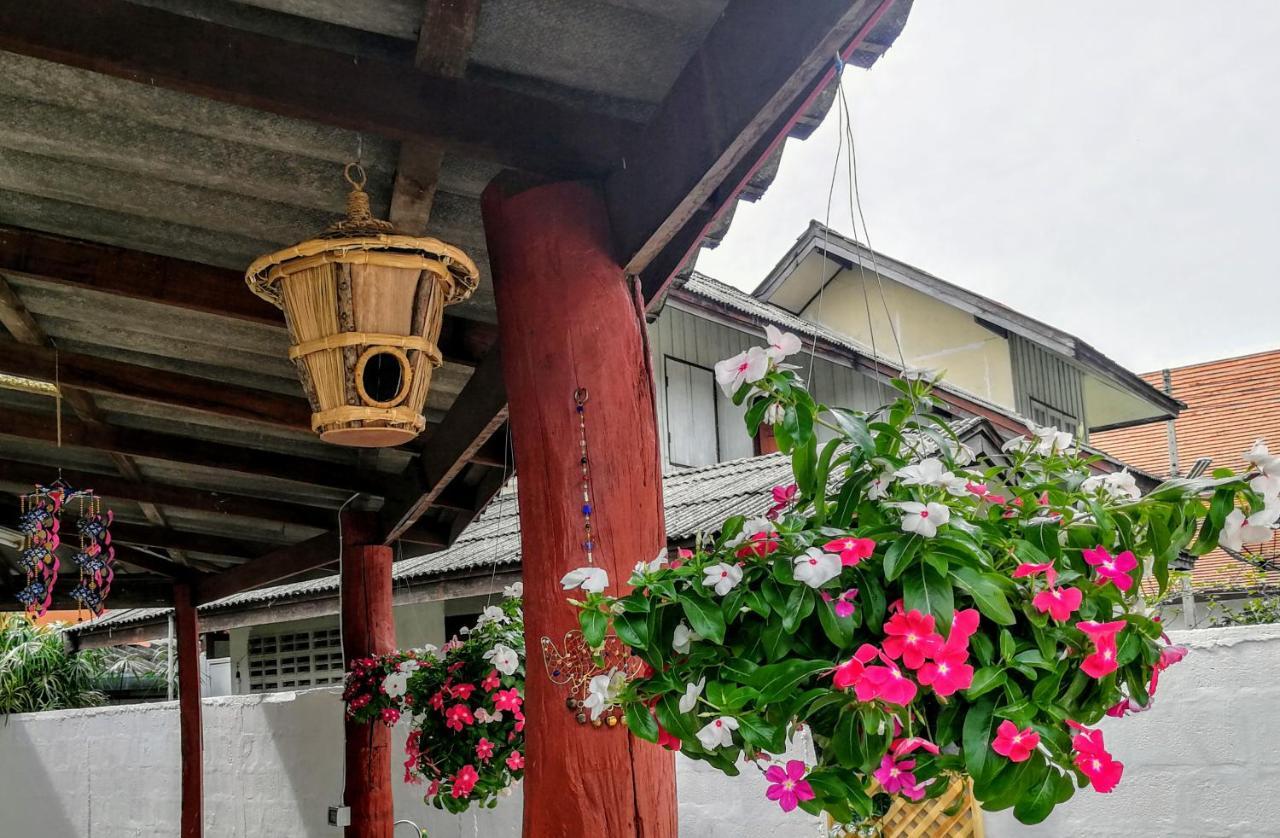 Champion Hostel 2 (Adults Only) Чиангмай Екстериор снимка