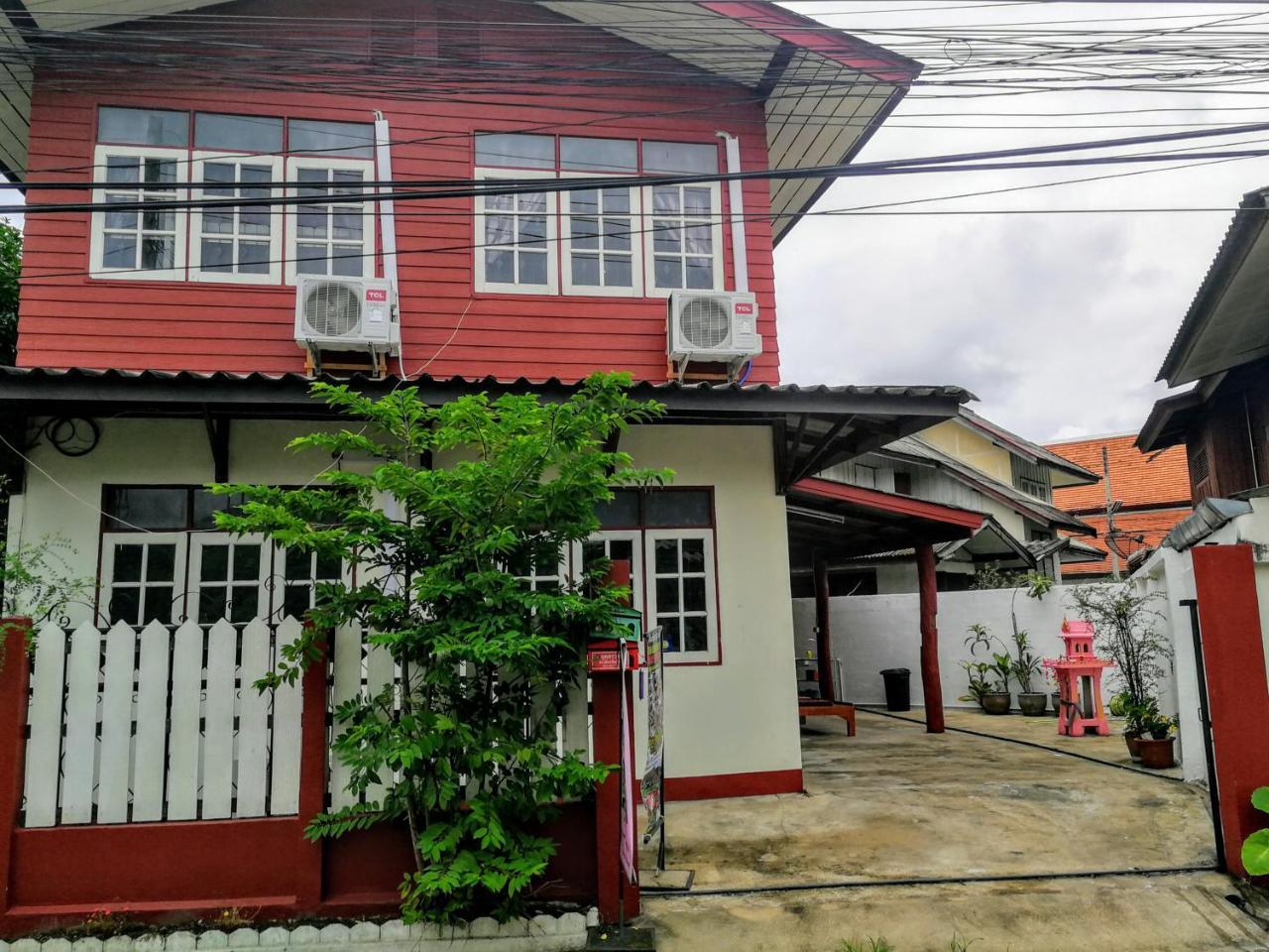 Champion Hostel 2 (Adults Only) Чиангмай Екстериор снимка